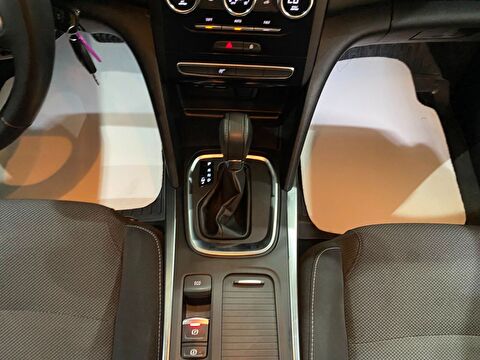 2024 Benzin Otomatik Renault Megane Beyaz Gürel Tasarım Aksesuar Otomotiv San. Tic. Ltd. Şti.