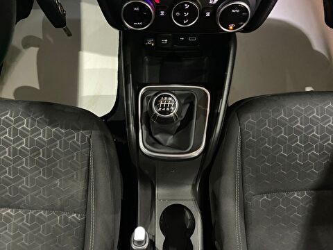 2021 Benzin + LPG Manuel Fiat Egea Kırmızı Gürel Tasarım Aksesuar Otomotiv San. Tic. Ltd. Şti.