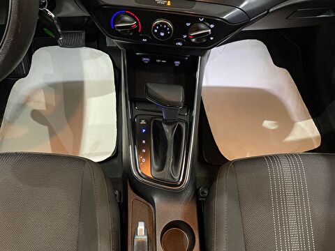 2024 Benzin Otomatik Hyundai i20 Beyaz Gürel Tasarım Aksesuar Otomotiv San. Tic. Ltd. Şti.