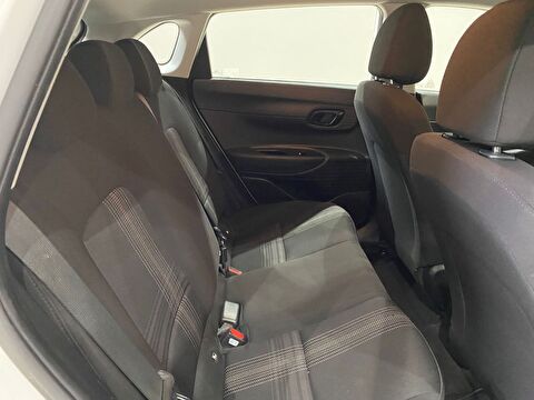 2024 Benzin Otomatik Hyundai i20 Beyaz Gürel Tasarım Aksesuar Otomotiv San. Tic. Ltd. Şti.