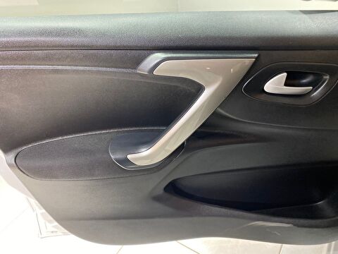 TaksitliOto.Net | 2.El Citroen C-Elysee Sedan 1.5 BlueHDI Feel | Manuel & Dizel | Beyaz | İzmir.2el 2022 Dizel Manuel Citroen C-Elysee Beyaz Gürel Tasarım Aksesuar Otomotiv San. Tic. Ltd. Şti.