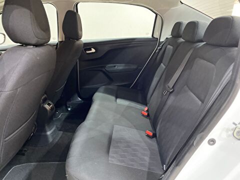 TaksitliOto.Net | 2.El Citroen C-Elysee Sedan 1.5 BlueHDI Feel | Manuel & Dizel | Beyaz | İzmir.2el 2022 Dizel Manuel Citroen C-Elysee Beyaz Gürel Tasarım Aksesuar Otomotiv San. Tic. Ltd. Şti.