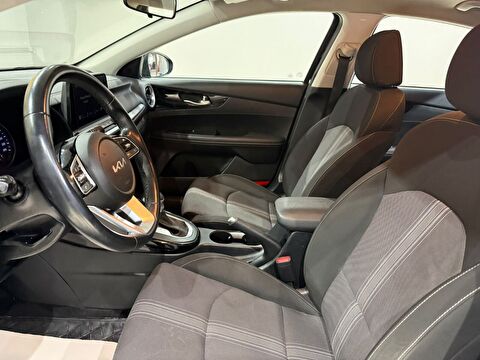 2023 Benzin Otomatik Kia Cerato Mavi Gürel Tasarım Aksesuar Otomotiv San. Tic. Ltd. Şti.