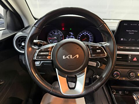 2023 Benzin Otomatik Kia Cerato Mavi Gürel Tasarım Aksesuar Otomotiv San. Tic. Ltd. Şti.