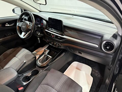 2023 Benzin Otomatik Kia Cerato Mavi Gürel Tasarım Aksesuar Otomotiv San. Tic. Ltd. Şti.