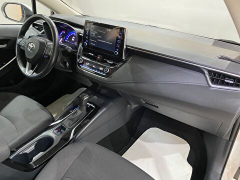 2022 Benzin Otomatik Toyota Corolla Beyaz Gürel Tasarım Aksesuar Otomotiv San. Tic. Ltd. Şti.
