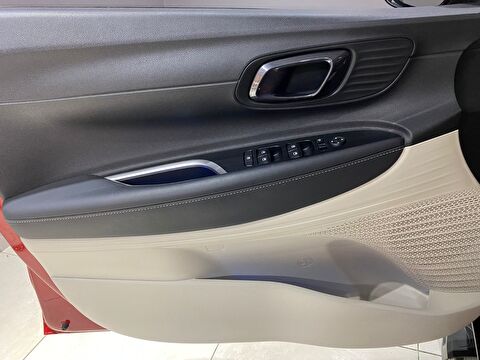 2023 Benzin Otomatik Hyundai Bayon Kırmızı Gürel Tasarım Aksesuar Otomotiv San. Tic. Ltd. Şti.