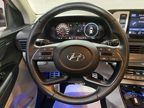 2023 Benzin Otomatik Hyundai Bayon Kırmızı Gürel Tasarım Aksesuar Otomotiv San. Tic. Ltd. Şti.