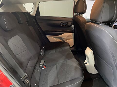 2023 Benzin Otomatik Hyundai Bayon Kırmızı Gürel Tasarım Aksesuar Otomotiv San. Tic. Ltd. Şti.