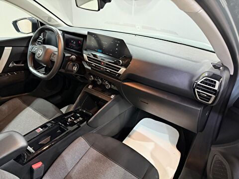 2025 Benzin Otomatik Citroen C4 X Yeşil Gürel Tasarım Aksesuar Otomotiv San. Tic. Ltd. Şti.