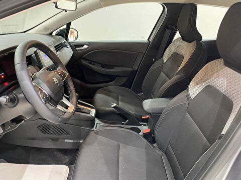 2025 Benzin Otomatik Renault Clio Gri Gürel Tasarım Aksesuar Otomotiv San. Tic. Ltd. Şti.