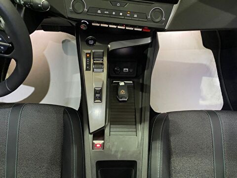 2025 Benzin Otomatik Peugeot 408 Kırmızı Gürel Tasarım Aksesuar Otomotiv San. Tic. Ltd. Şti.