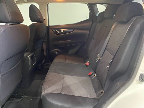 2015 Benzin Otomatik Nissan Qashqai Beyaz Gürel Tasarım Aksesuar Otomotiv San. Tic. Ltd. Şti.