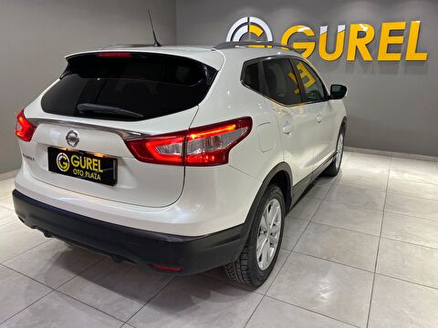 2015 Benzin Otomatik Nissan Qashqai Beyaz Gürel Tasarım Aksesuar Otomotiv San. Tic. Ltd. Şti.