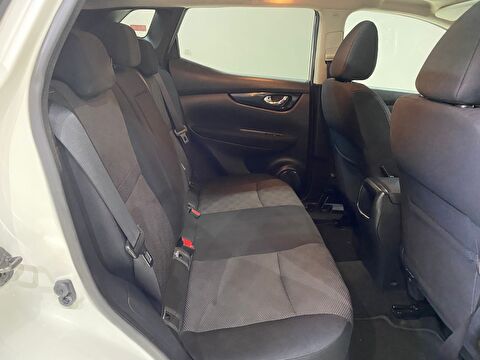 2015 Benzin Otomatik Nissan Qashqai Beyaz Gürel Tasarım Aksesuar Otomotiv San. Tic. Ltd. Şti.