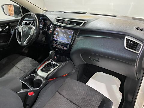2015 Benzin Otomatik Nissan Qashqai Beyaz Gürel Tasarım Aksesuar Otomotiv San. Tic. Ltd. Şti.