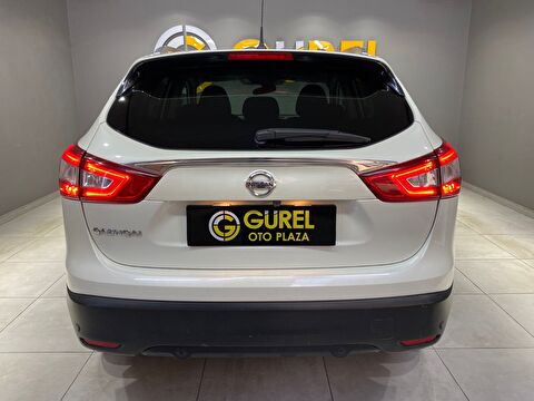 2015 Benzin Otomatik Nissan Qashqai Beyaz Gürel Tasarım Aksesuar Otomotiv San. Tic. Ltd. Şti.