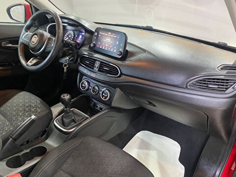 2022 Benzin Manuel Fiat Egea Kırmızı Gürel Tasarım Aksesuar Otomotiv San. Tic. Ltd. Şti.