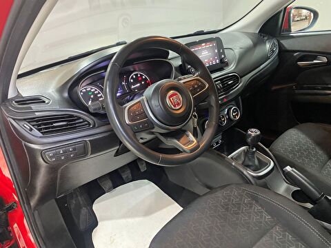 2022 Benzin Manuel Fiat Egea Kırmızı Gürel Tasarım Aksesuar Otomotiv San. Tic. Ltd. Şti.