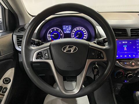 2015 Dizel Otomatik Hyundai Accent Blue Beyaz Gürel Tasarım Aksesuar Otomotiv San. Tic. Ltd. Şti.