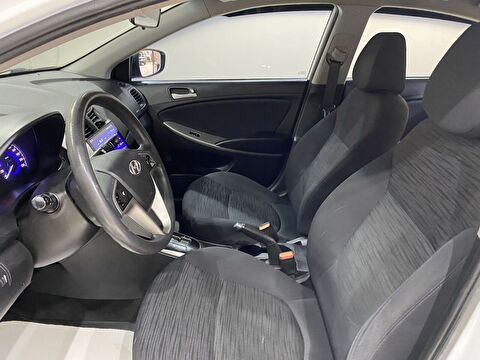 2015 Dizel Otomatik Hyundai Accent Blue Beyaz Gürel Tasarım Aksesuar Otomotiv San. Tic. Ltd. Şti.