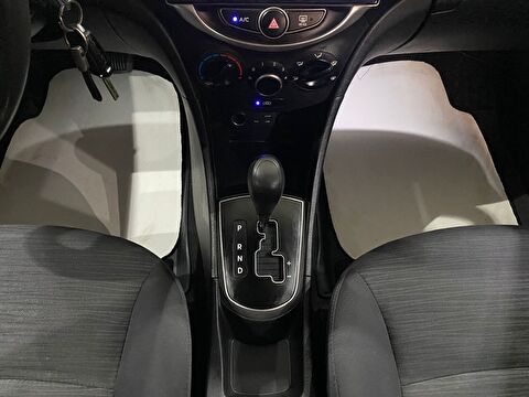2015 Dizel Otomatik Hyundai Accent Blue Beyaz Gürel Tasarım Aksesuar Otomotiv San. Tic. Ltd. Şti.