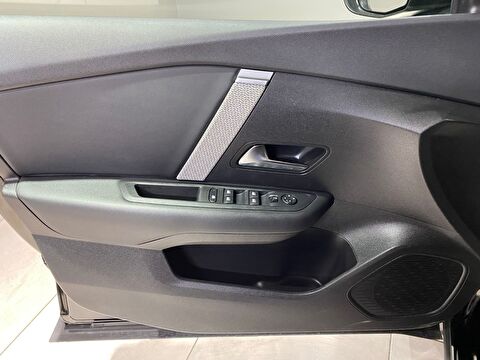 2024 Benzin Otomatik Citroen C4 X Siyah Gürel Tasarım Aksesuar Otomotiv San. Tic. Ltd. Şti.