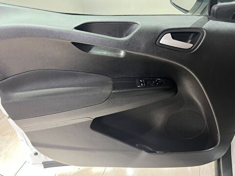 2023 Benzin Manuel Ford Tourneo Courier Beyaz Gürel Tasarım Aksesuar Otomotiv San. Tic. Ltd. Şti.