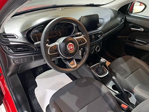 2023 Benzin Manuel Fiat Egea Kırmızı Gürel Tasarım Aksesuar Otomotiv San. Tic. Ltd. Şti.