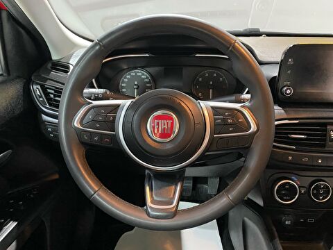 2023 Benzin Manuel Fiat Egea Kırmızı Gürel Tasarım Aksesuar Otomotiv San. Tic. Ltd. Şti.