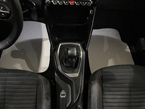2021 Benzin Manuel Peugeot 2008 Gri Gürel Tasarım Aksesuar Otomotiv San. Tic. Ltd. Şti.
