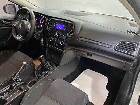 2017 Benzin Manuel Renault Megane Beyaz Gürel Tasarım Aksesuar Otomotiv San. Tic. Ltd. Şti.