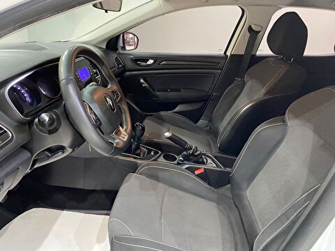 2017 Benzin Manuel Renault Megane Beyaz Gürel Tasarım Aksesuar Otomotiv San. Tic. Ltd. Şti.