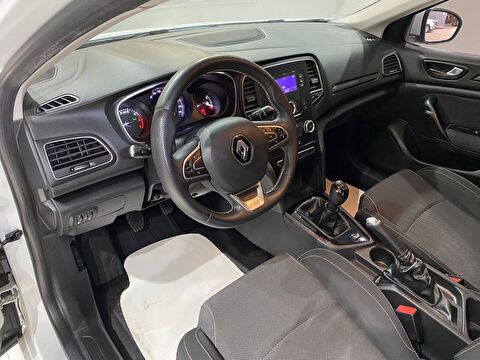 2017 Benzin Manuel Renault Megane Beyaz Gürel Tasarım Aksesuar Otomotiv San. Tic. Ltd. Şti.