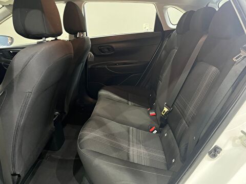 2025 Benzin Otomatik Hyundai i20 Beyaz Gürel Tasarım Aksesuar Otomotiv San. Tic. Ltd. Şti.