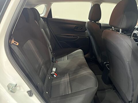 2025 Benzin Otomatik Hyundai i20 Beyaz Gürel Tasarım Aksesuar Otomotiv San. Tic. Ltd. Şti.