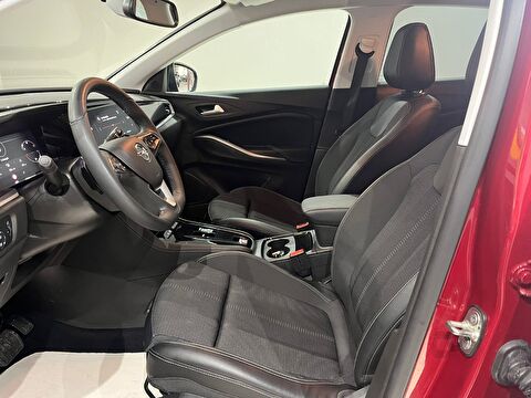 2024 Benzin Otomatik Opel Grandland Kırmızı Gürel Tasarım Aksesuar Otomotiv San. Tic. Ltd. Şti.