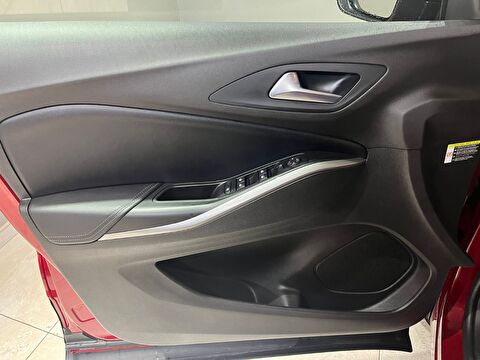 2024 Benzin Otomatik Opel Grandland Kırmızı Gürel Tasarım Aksesuar Otomotiv San. Tic. Ltd. Şti.