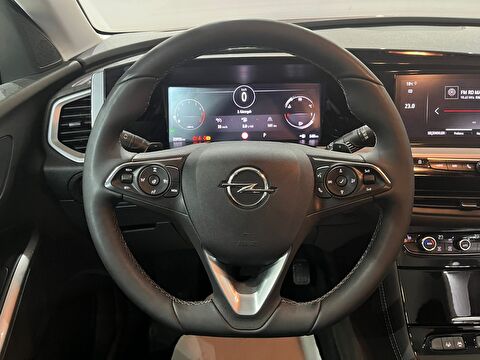 2024 Benzin Otomatik Opel Grandland Kırmızı Gürel Tasarım Aksesuar Otomotiv San. Tic. Ltd. Şti.