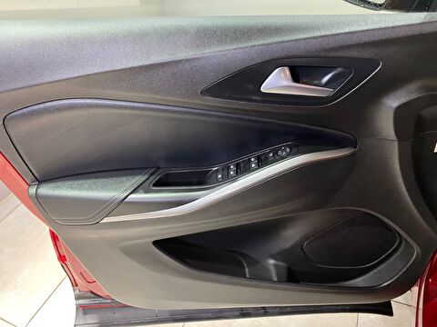 2024 Benzin Otomatik Opel Grandland Kırmızı Gürel Tasarım Aksesuar Otomotiv San. Tic. Ltd. Şti.