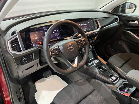 2024 Benzin Otomatik Opel Grandland Kırmızı Gürel Tasarım Aksesuar Otomotiv San. Tic. Ltd. Şti.