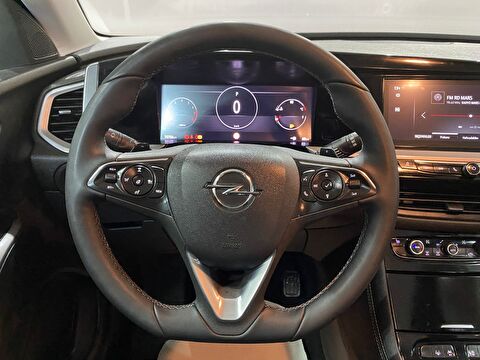 2024 Benzin Otomatik Opel Grandland Kırmızı Gürel Tasarım Aksesuar Otomotiv San. Tic. Ltd. Şti.