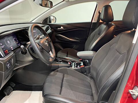 2024 Benzin Otomatik Opel Grandland Kırmızı Gürel Tasarım Aksesuar Otomotiv San. Tic. Ltd. Şti.