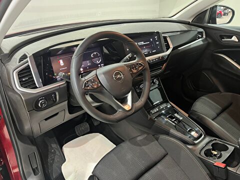 2024 Benzin Otomatik Opel Grandland Kırmızı Gürel Tasarım Aksesuar Otomotiv San. Tic. Ltd. Şti.