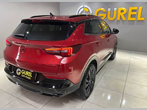 2024 Benzin Otomatik Opel Grandland Kırmızı Gürel Tasarım Aksesuar Otomotiv San. Tic. Ltd. Şti.