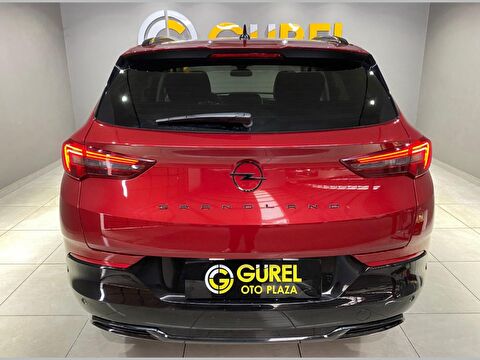2024 Benzin Otomatik Opel Grandland Kırmızı Gürel Tasarım Aksesuar Otomotiv San. Tic. Ltd. Şti.
