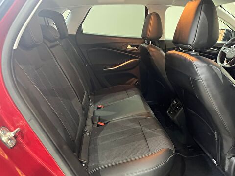 2024 Benzin Otomatik Opel Grandland Kırmızı Gürel Tasarım Aksesuar Otomotiv San. Tic. Ltd. Şti.