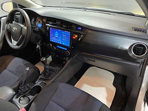 2015 Benzin Manuel Toyota Auris Beyaz Gürel Tasarım Aksesuar Otomotiv San. Tic. Ltd. Şti.
