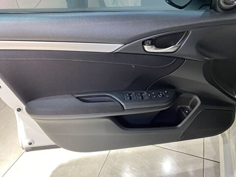 2021 Benzin + LPG Otomatik Honda Civic Beyaz Gürel Tasarım Aksesuar Otomotiv San. Tic. Ltd. Şti.