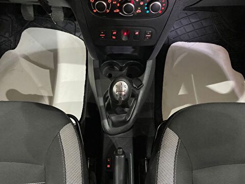2019 Benzin Manuel Dacia Sandero Siyah Gürel Tasarım Aksesuar Otomotiv San. Tic. Ltd. Şti.